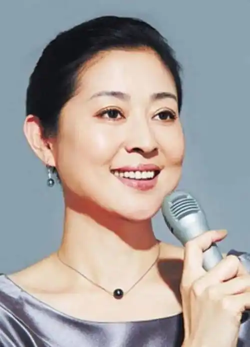 原创倪萍感谢陈凯歌不娶的恩情儿子很孝顺老公是绝世好男人