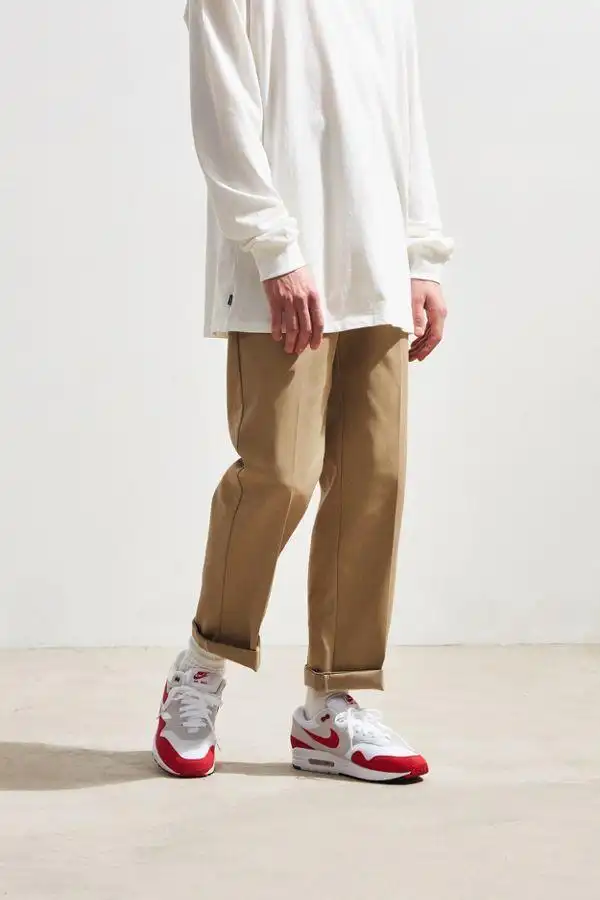 "运动鞋 白袜"潮流的标配,这样穿时尚又减龄,轻松打造潮男范_白袜子