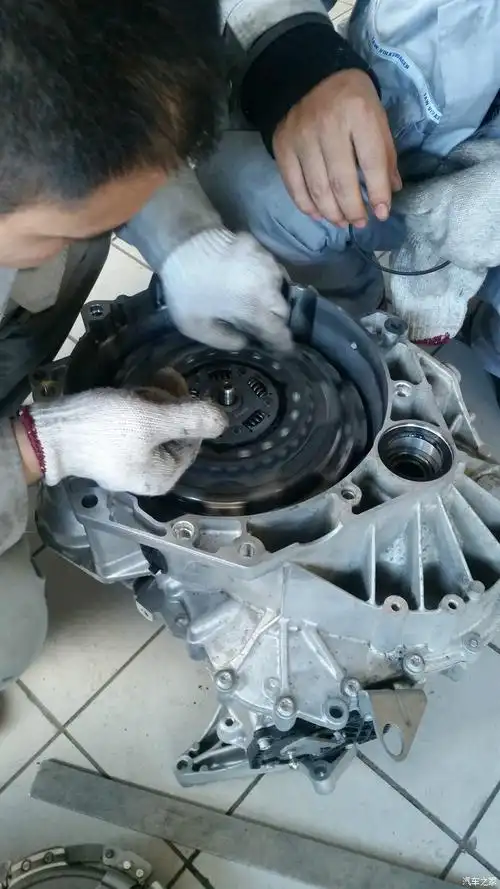 迈腾18t行驶12万公里更换离合器过程有图片