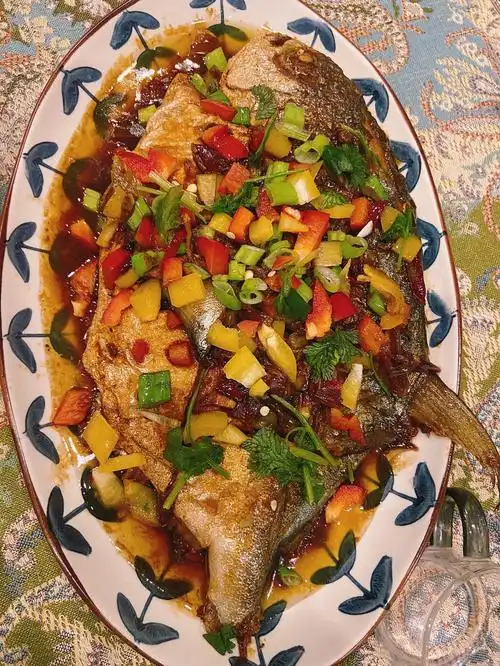 今天晚饭做了金鲳鱼很下饭的[啤酒r]16615鱼9