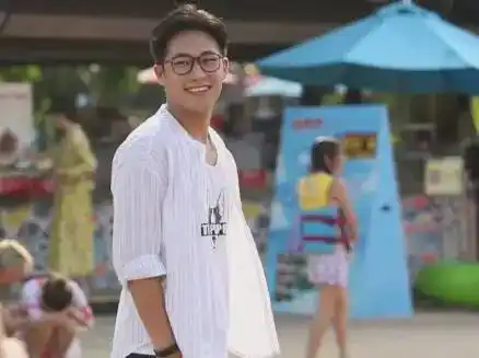 节目主持人李跃节目主持人黄泽榆▼ 重磅表演嘉宾 流行钢琴演奏家项翊