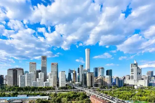 北京国贸cbd,繁华与时尚的代名词,也是不少人的向往之地.