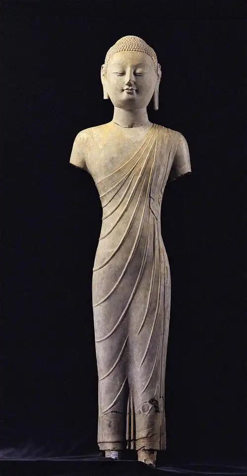 青州市博物馆藏品鉴赏——佛像系列(二十四)北齐贴金彩绘石雕佛立像