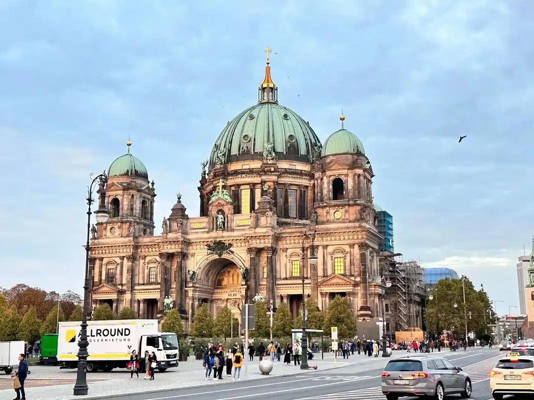 生活不是电影,幸福源于珍惜.德国柏林大教堂灯光秀#德国 #柏 - 抖音