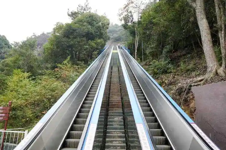 浙江神仙居:坐电梯去爬山!