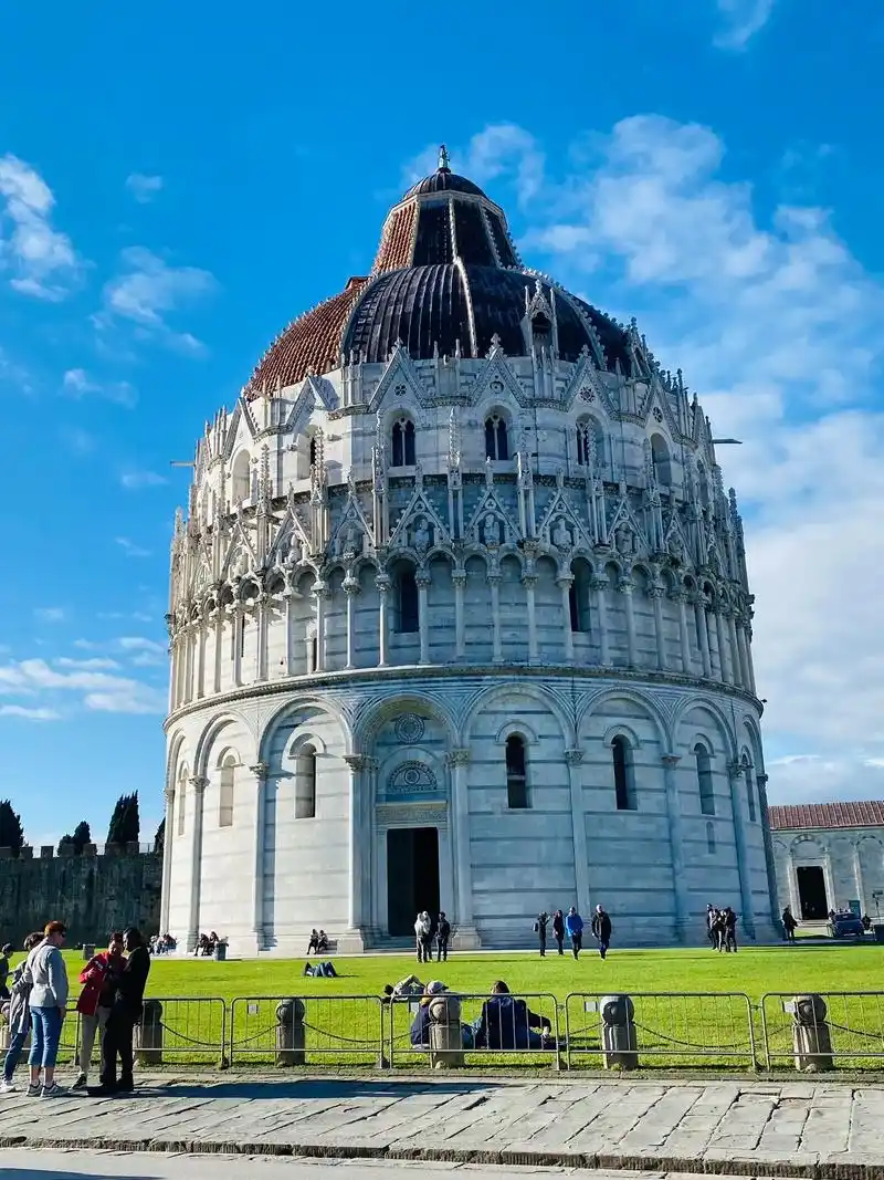 佛罗伦萨是极为著名的世界艺术之都,欧洲文化中心