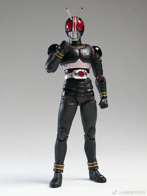 评测向万代shf真骨雕假面骑士black