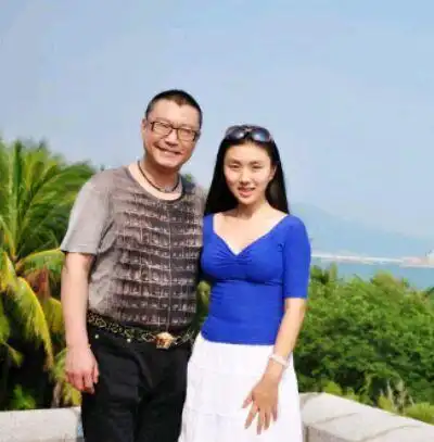 尹相杰新恋情曝光,于文华自愿担当红娘,姻缘线牵拍卖师郭永美