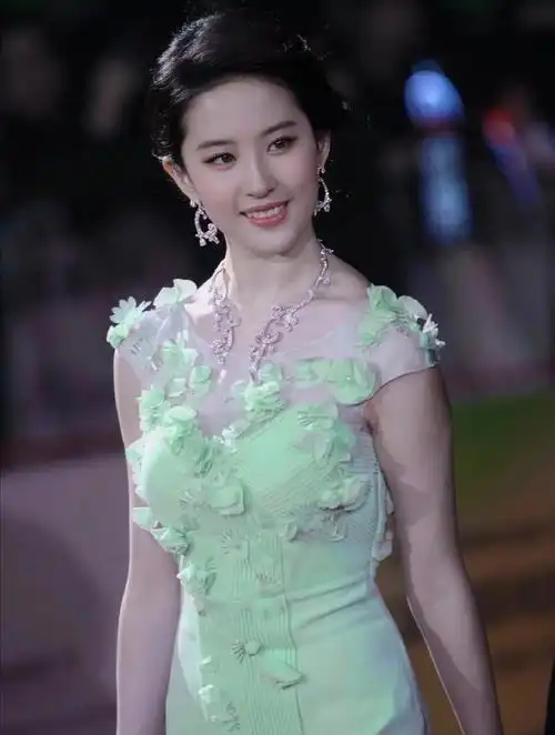 刘亦菲的花期好长##刘亦菲2012vs2024