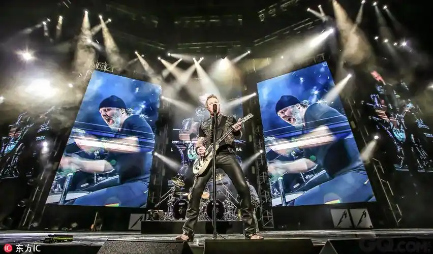 金属乐队metallica世界巡演上海站 经典歌曲掀摇滚热潮high爆全场