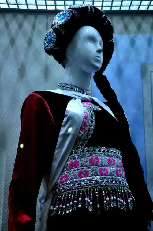 纳西族服饰 - 美篇