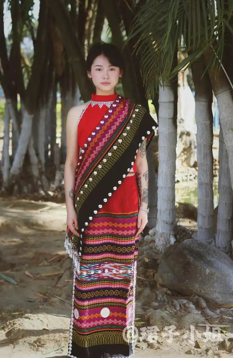佤族服装