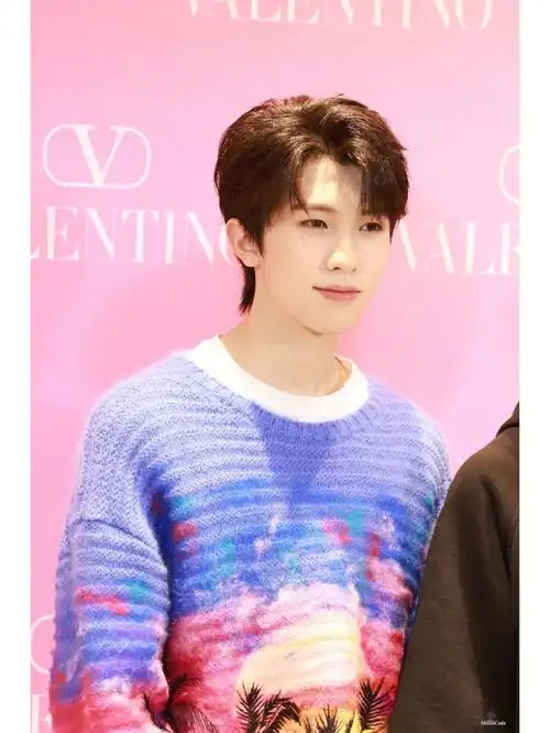 林墨活动路透这就是校园里的帅气学长吧