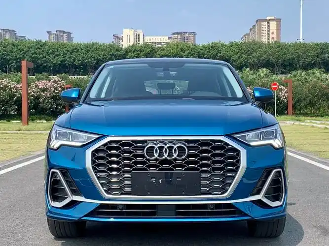 南宁2021年7月奥迪奥迪q3sportback2021款40tfsi进享人生版蓝色手动挡