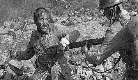 八路军战士与日军展开白刃战