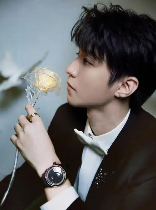 王俊凯带小草走红毯##上海电影节红毯##王俊凯野孩子剧组红毯