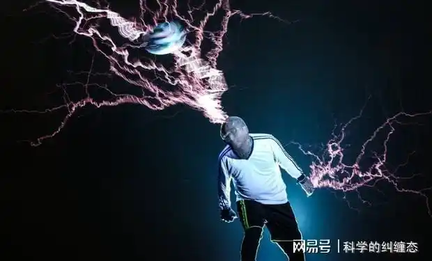 托尼在还没被雷电击中之前是一名外科医生,但是自从被雷电劈中之后,他