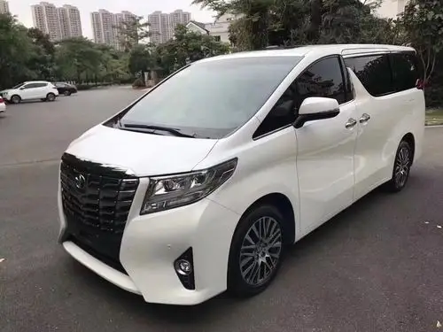 丰田埃尔法保姆车