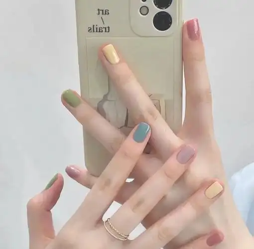 日式极致单色美甲