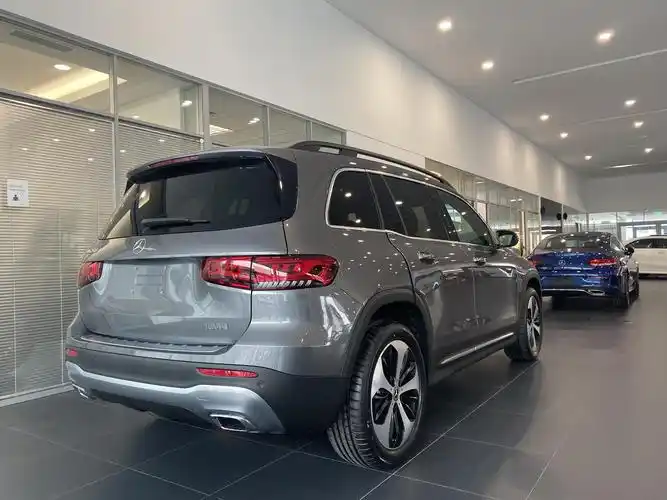 抢先到店实拍全新奔驰glbsuv北京上市