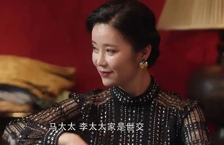 同是中戏96班八大金钗,把章子怡和胡静放在一起,差距就出来了_秦海璐