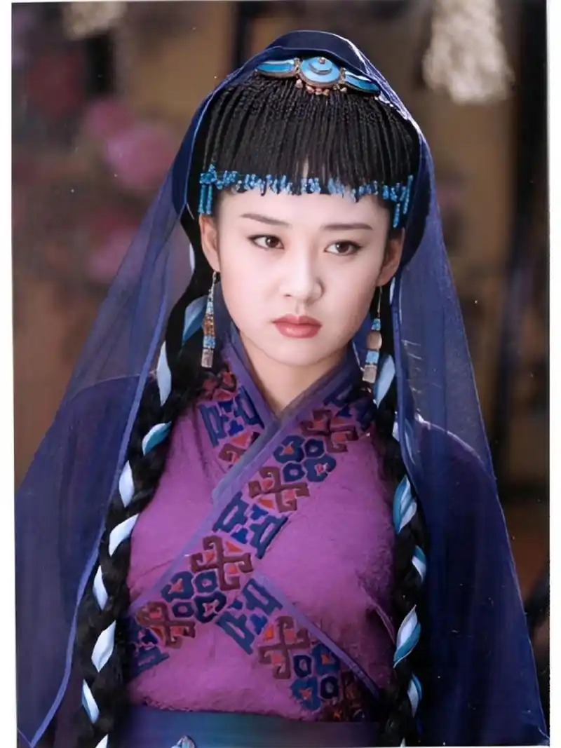 2001年张纪中执导的《笑傲江湖》剧照,许晴版任盈盈     676767