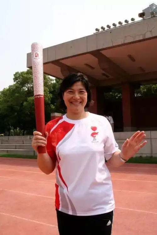 李国君(排球运动员)主讲人简介73 请于活动当日提前15分钟到场.