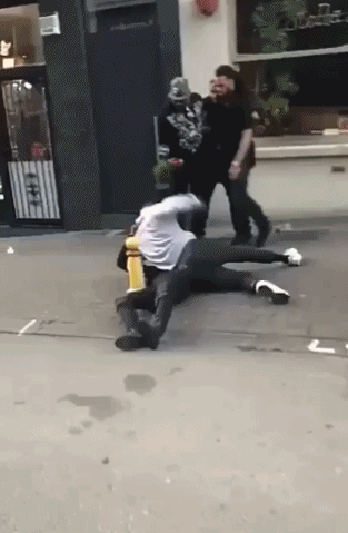 德纳耶尔这脚踹的够狠