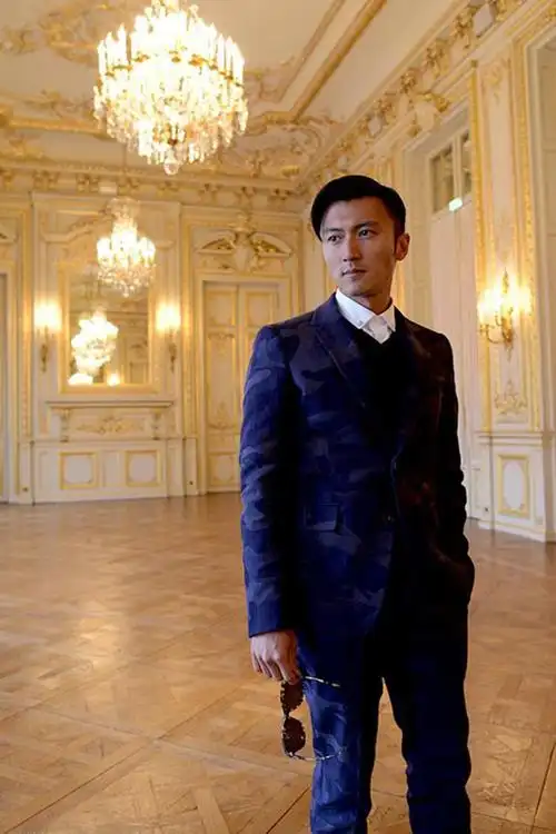 谢霆锋帅气的硬汉