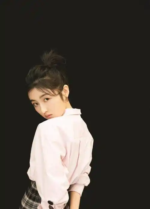 张子枫换发型太美了!