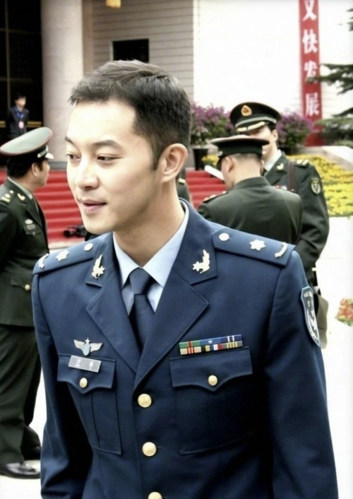 校草沙溢自爆当年帅照:"现在也是草但不是很嫩!