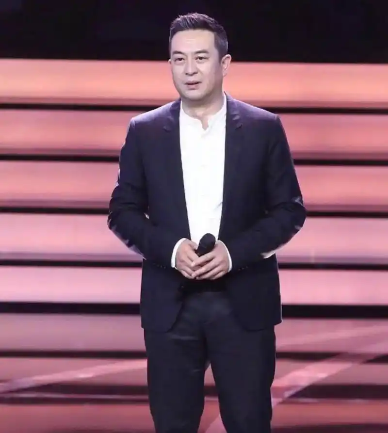 这照片绝了 #张嘉译二叔 #成熟稳重 #我的偶像  - 抖音