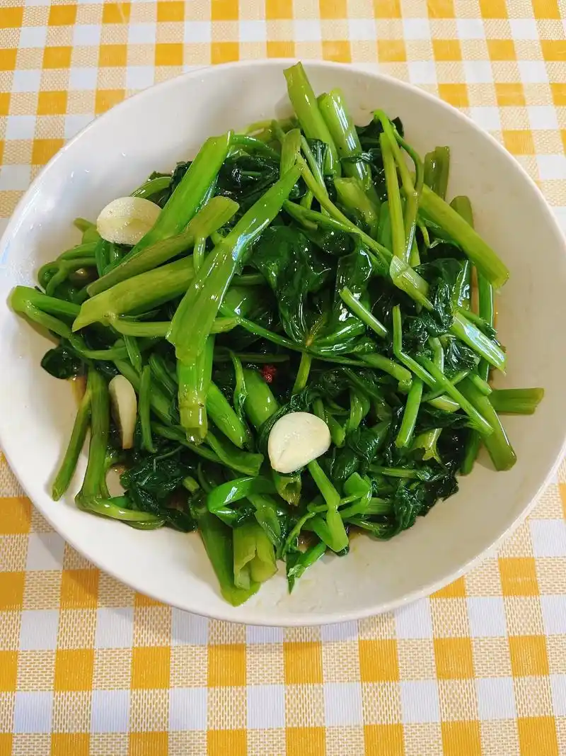 素炒空心菜!素炒空心菜  11566准备食材 1.空 - 抖音