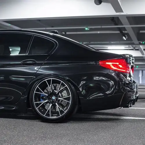 这辆全黑宝马m5雷霆版才是真正的黑武士