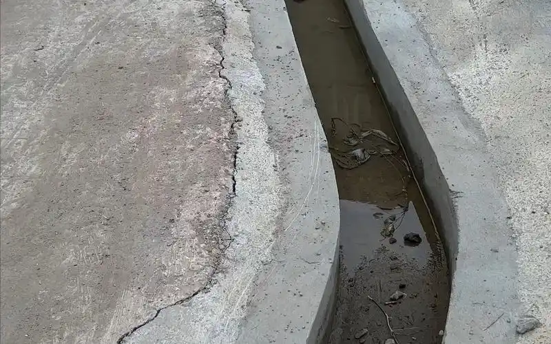 深基坑边坡排水沟护坡设置