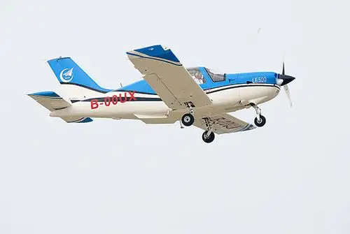 "小鹰"500飞机换发项目首飞成功|燃油|飞机|发动机_新浪新闻