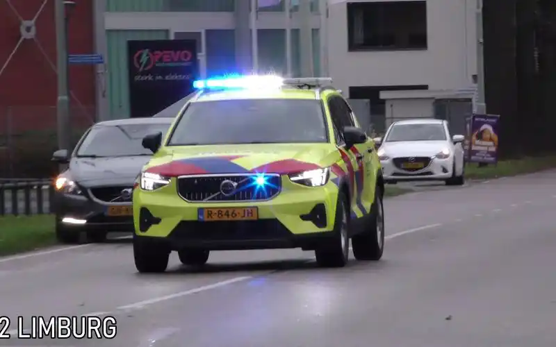 荷兰林堡黑尔滕站新服役救护车23-343