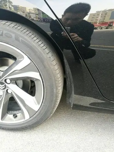 一朋友说汽车后轮驱动比较好,爬坡有劲不发飘,你们是这样想的不