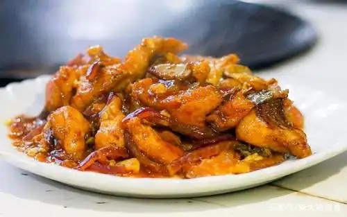 不论烧什么鱼,多加这1步,鱼肉鲜嫩解馋,汤汁浓稠下饭