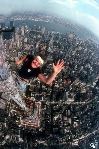 以下图片中极度危险动作,请勿模仿