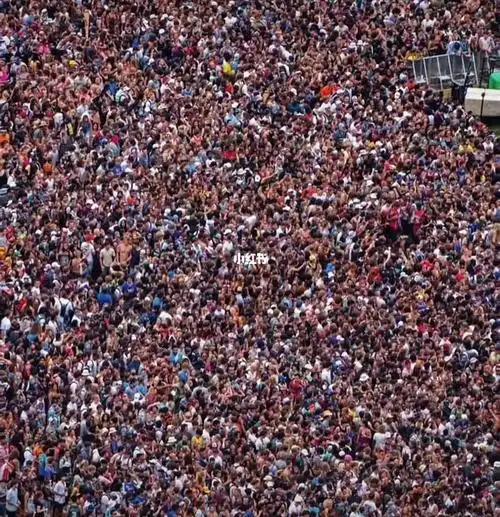 人潮拥挤相遇已不易