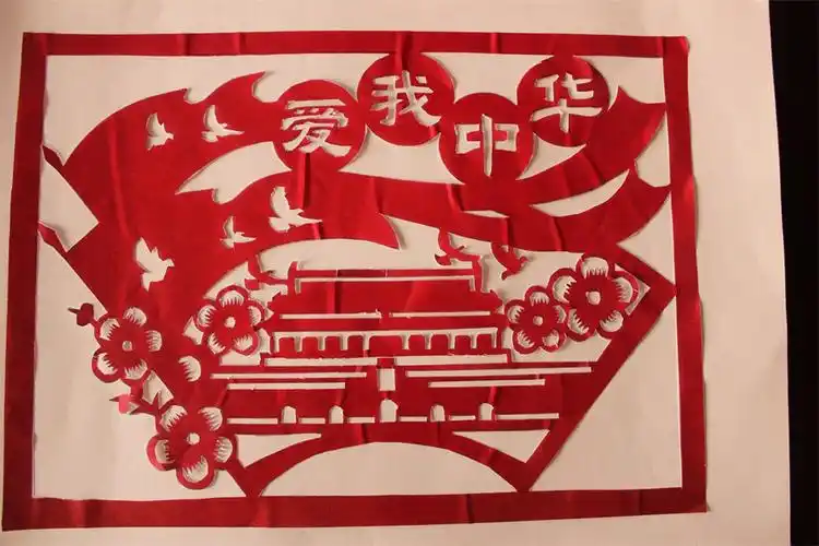 吉木萨尔县第二小学开展"中华民族一家亲 同心共筑中国梦"主题绘画,书