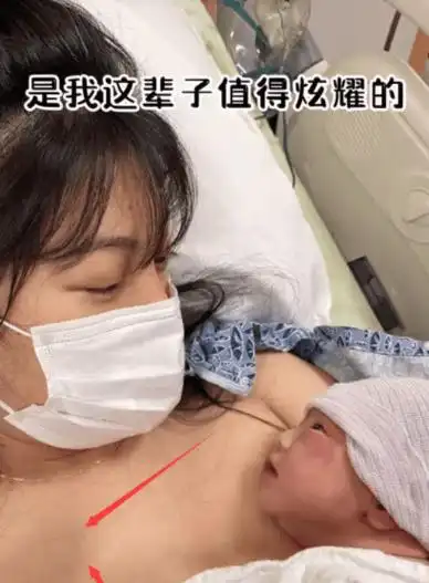 36岁赵文琪再演"秦羽墨",裹浴巾出门借酱油,网友:脸变了