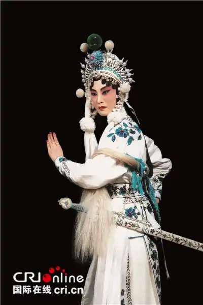 程派名剧《白蛇传》张火丁扮演白素贞.