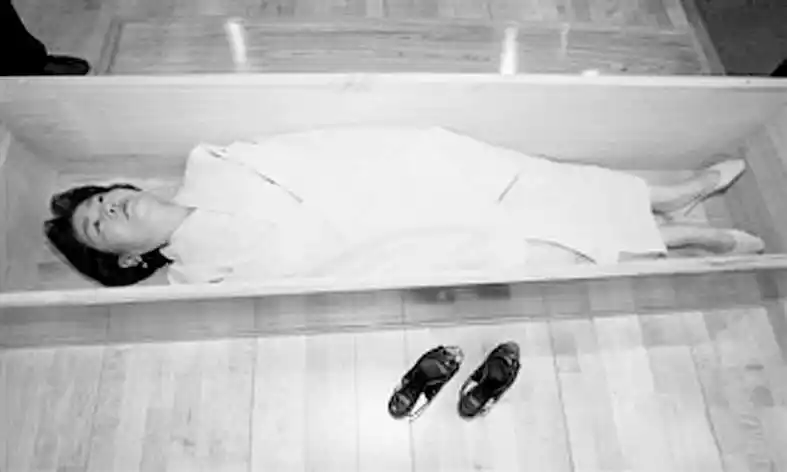 韩国悄然流行模拟葬礼