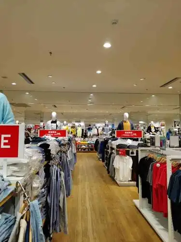 优衣库(商丘万达广场店)-"优衣库进驻商丘了,就在万达广场一楼,而且.