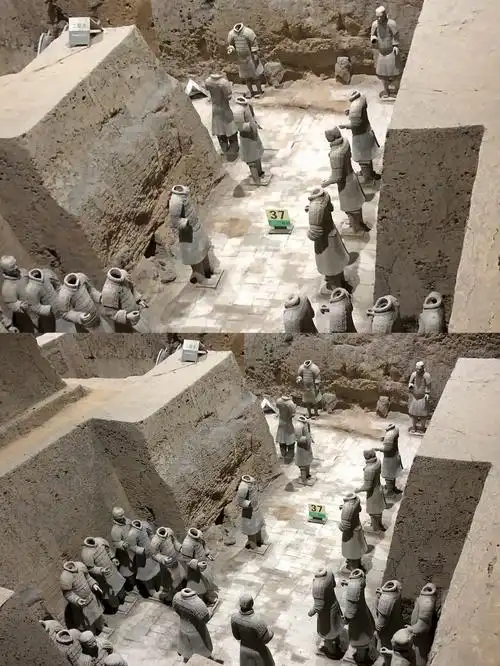 这是兵马俑刚出土的照片,颜色很漂亮.