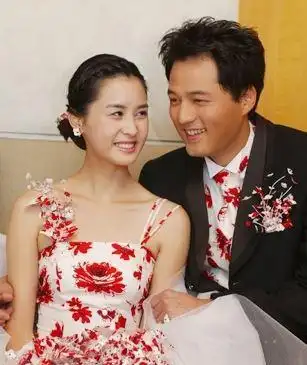 李多海直播卖化妆品脸变得让人认不出甚至有人怀疑她是假冒的