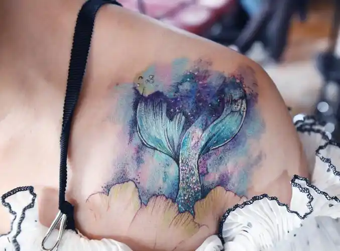 最新美人鱼尾巴纹身女