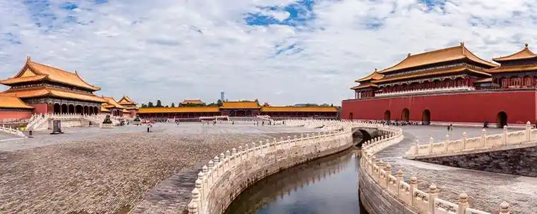 北京简称为京,在古代称之为北平,燕京,是中华人民共和国的首都,国家